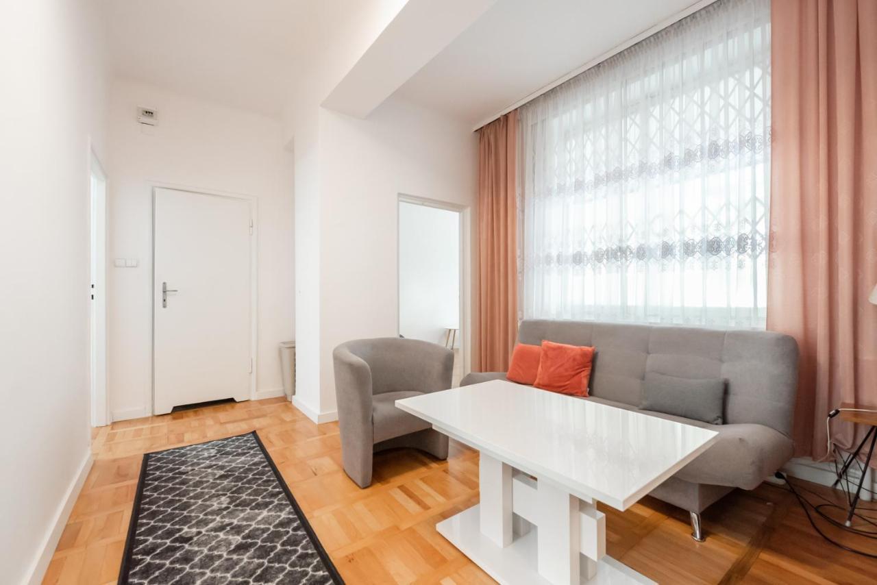 Plac Zbawiciela 3-Bedroom Apartment Варшава Экстерьер фото