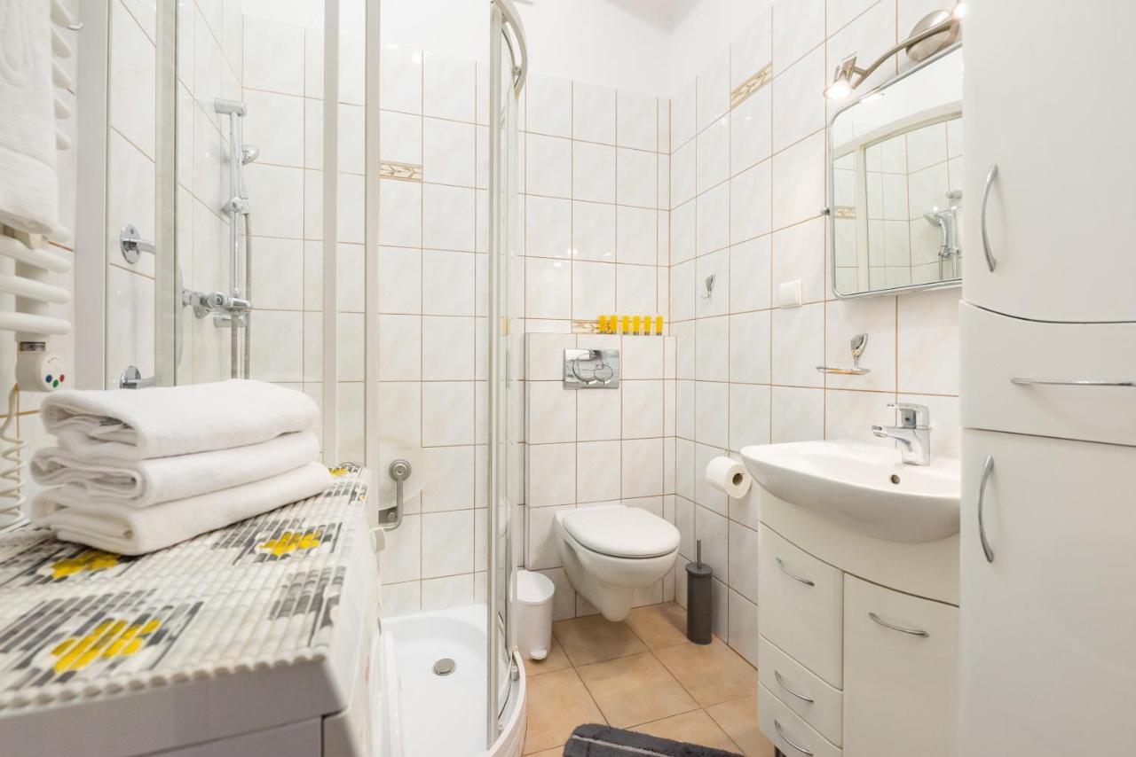 Plac Zbawiciela 3-Bedroom Apartment Варшава Экстерьер фото